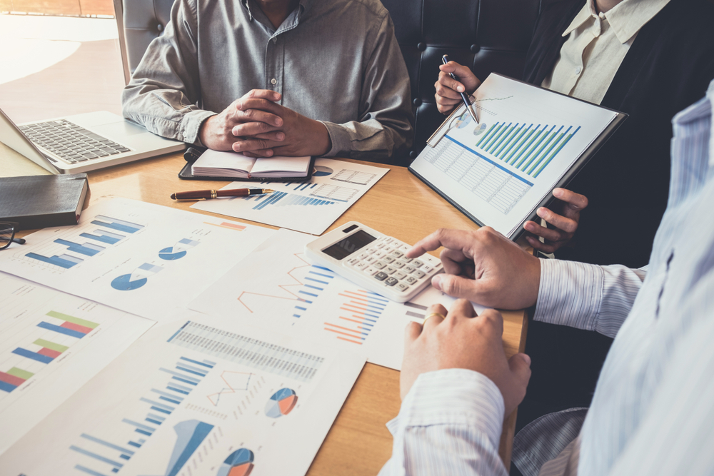 Meeting,And,Greeting,,Business,Team,Colleagues,Discussing,Working,Analysis,With